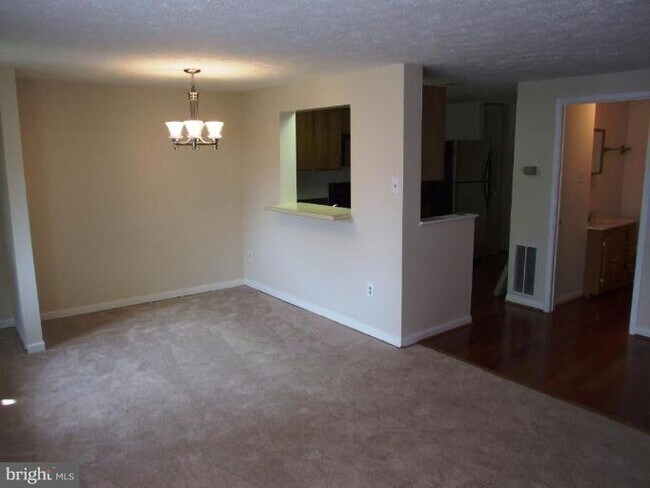 Building Photo - 411 Palmspring Dr