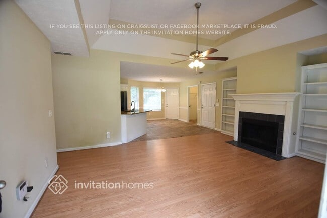 Foto del edificio - 210 Lakefront Dr