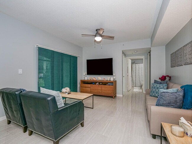 Building Photo - 5080 Fairways Cir