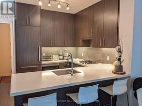Building Photo - 29 Queens Quay E