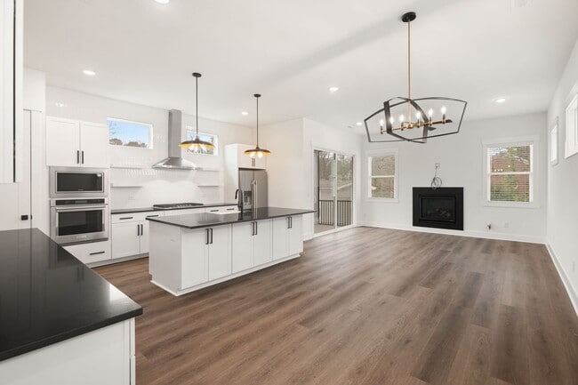 Gorgeous 4-bedroom, 4-bathroom Modern Home Durham, NC - Gorgeous 4-bedroom, 4-bathroom Modern Home Durham, NC