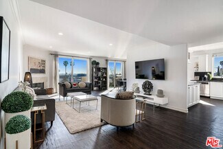 Building Photo - 1450 S Beverly Dr
