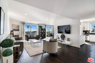 Building Photo - 1450 S Beverly Dr