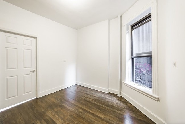 Building Photo - 178 Thompson St