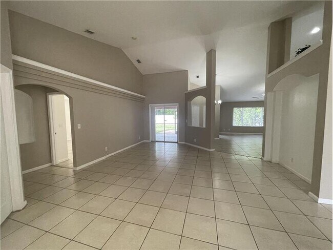 Foto del edificio - 2813 SE Melaleuca Blvd