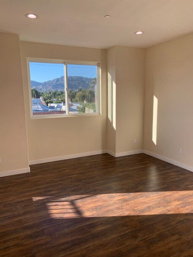 1001 Glenoaks Blvd, San Fernando, CA 91340 Townhome Rentals in San Fernando CA