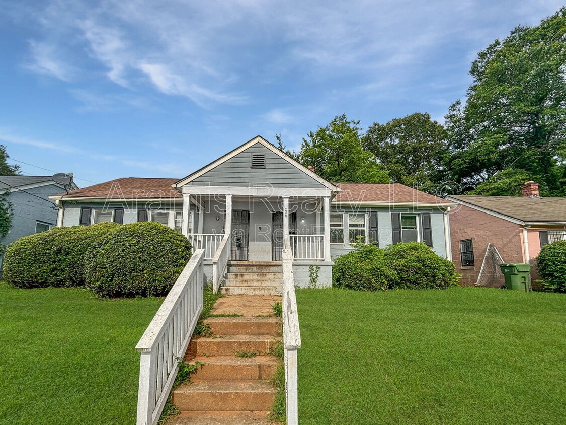 Primary Photo - 248 Rosser St SW