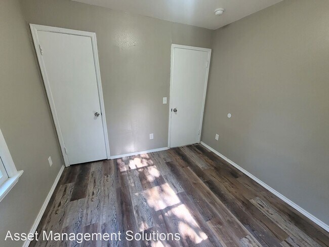 Building Photo - 3 br, 1 bath House - 4128 SE 43rd St.
