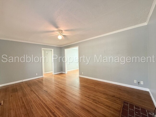 Foto del edificio - For Lease | University of Tulsa | Available Now!