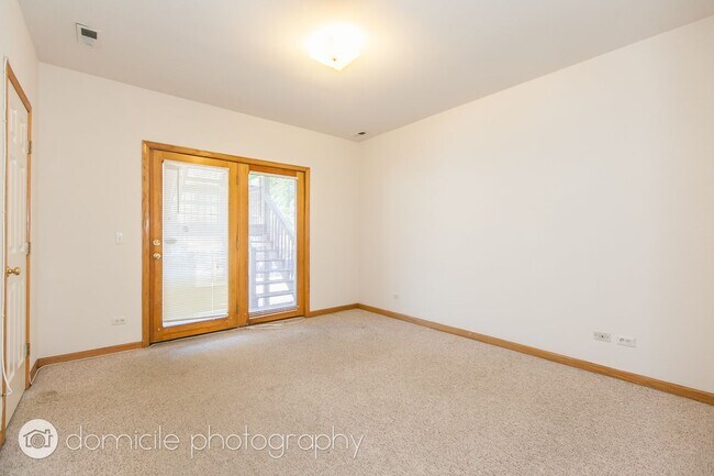 Building Photo - 1534 N Claremont Ave