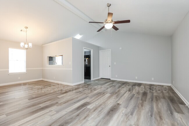 Building Photo - 832 Trailside Cir