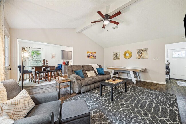 Foto del edificio - 5013 Valleyview Dr
