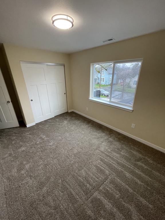 Building Photo - 441 NE Denver St