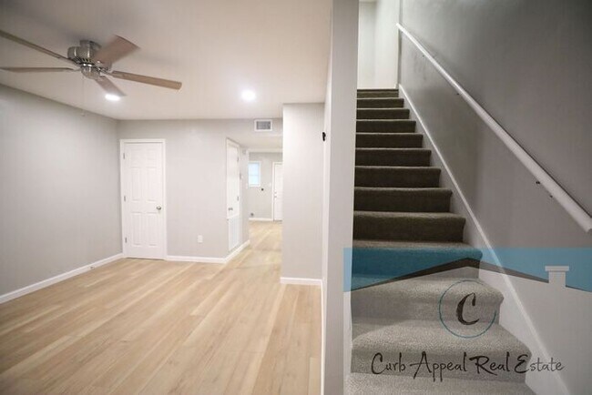 Foto del edificio - Fully renovated 2 bed 2 bath townhouse