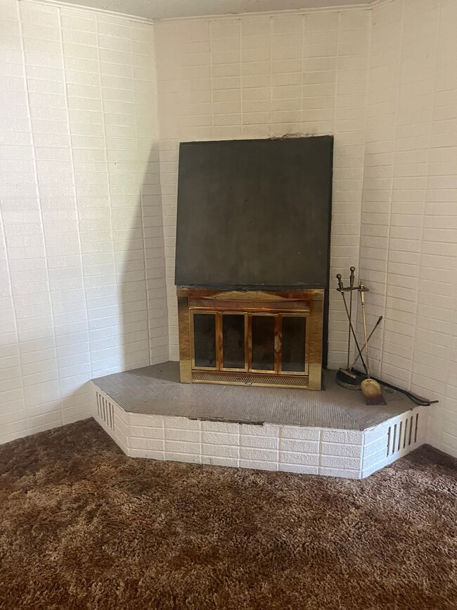Foto del edificio - 4 BDR, 2.5 bath