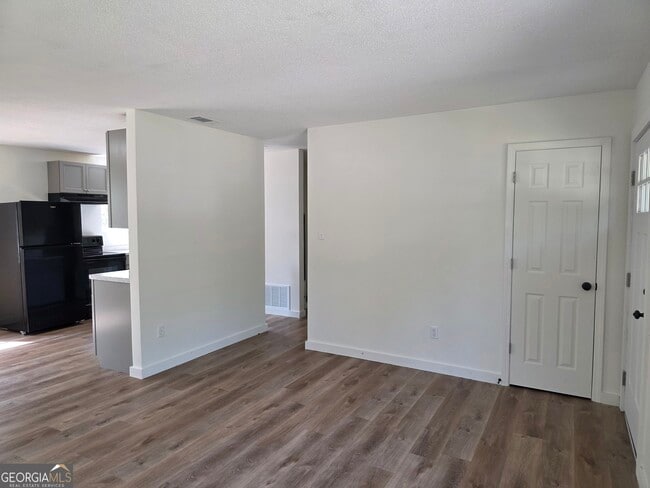 Foto del edificio - 309 E 3rd St