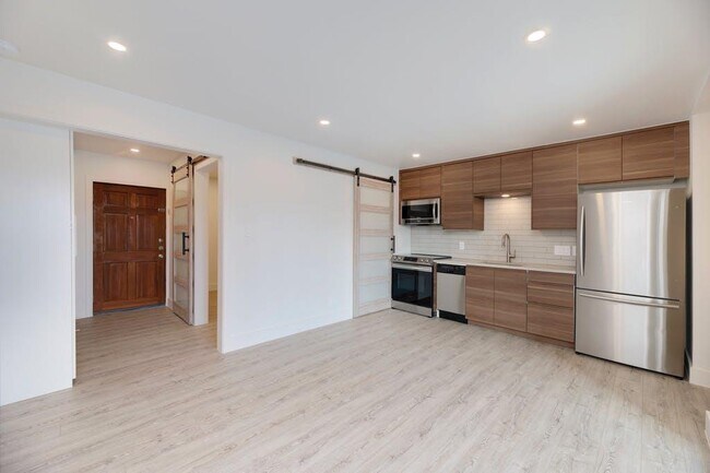 Foto del edificio - 1214 Barton Hills Dr