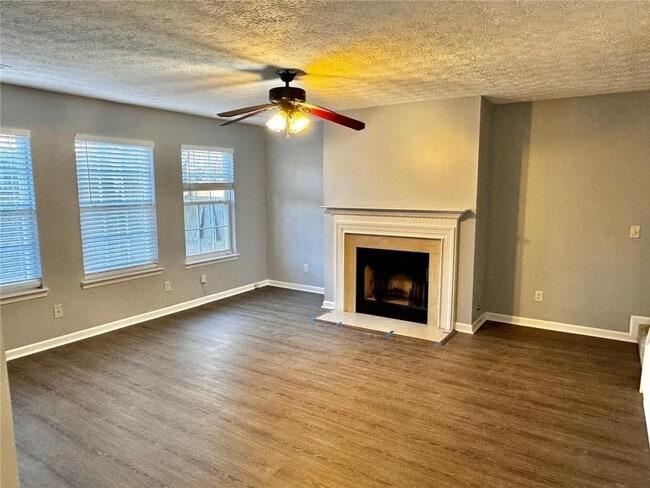 Foto del edificio - 2990 Storybook Ln