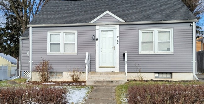 Building Photo - 217 Thurber St