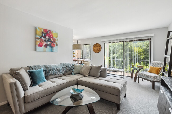 Building Photo - Horizon Homes