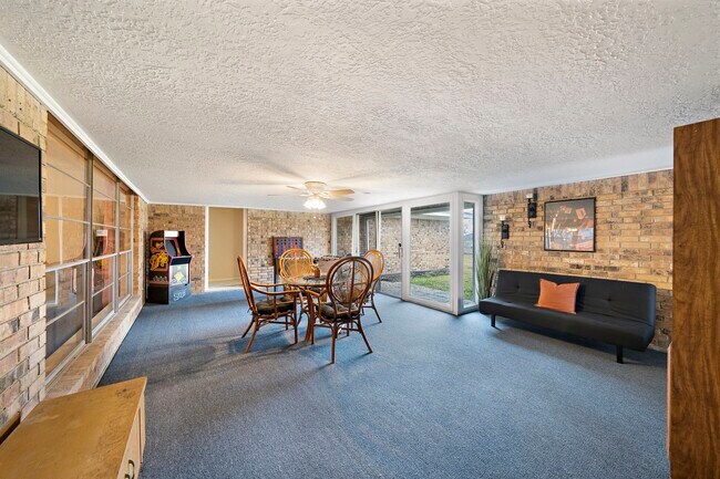 Building Photo - 4912 Goose Creek Dr