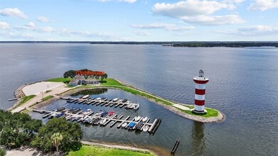 Building Photo - 2022 Lakewood Ct