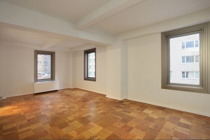 Foto principal - 363 W 51st St