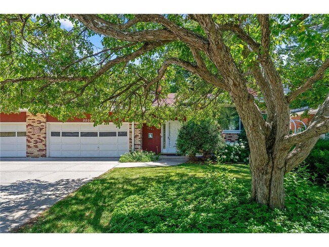 Foto del edificio - 5207 Grandview Ln