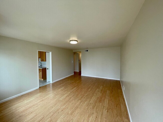 Building Photo - 438 25th Avenue (1098r)