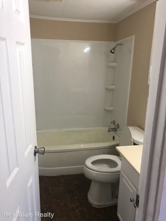 Foto del edificio - 3 br, 1 bath House - 1509 Dominick St