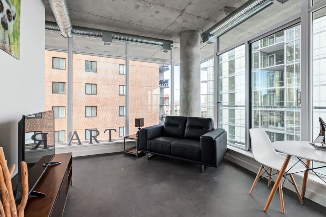 Photo principale - 624-628 8 Ave SE