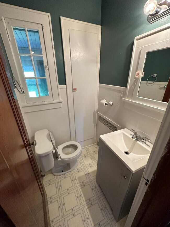 Foto del edificio - 2079 US-9W