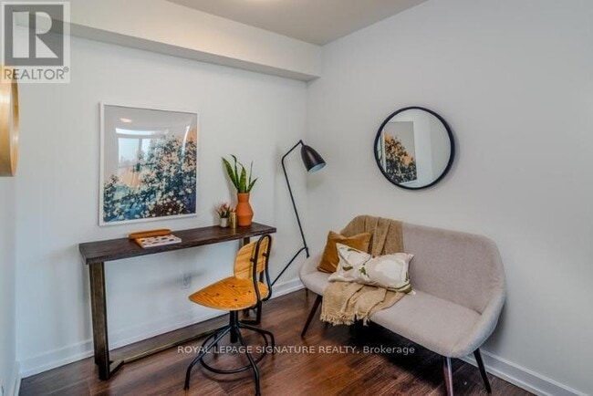 Building Photo - 18 Erskine Ave