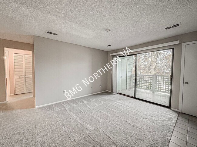 Foto del edificio - 1510 Summerchase Ct