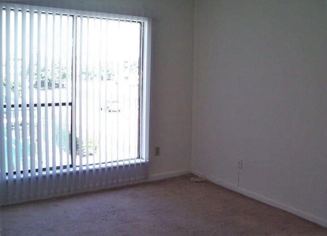 Building Photo - 2816 S Bartell Dr