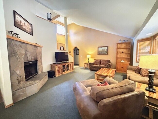 Foto del edificio - WINTER SPECIAL  |  $250.00 Off First Month Rent with Signed Lease