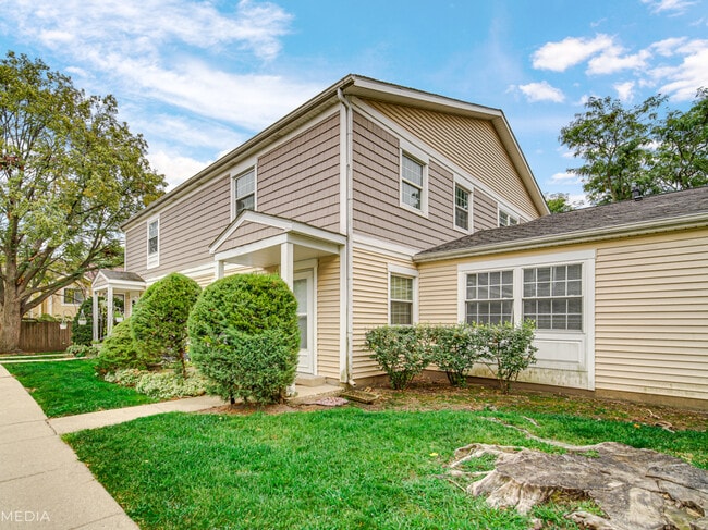 Building Photo - 1202 Quincy Ct