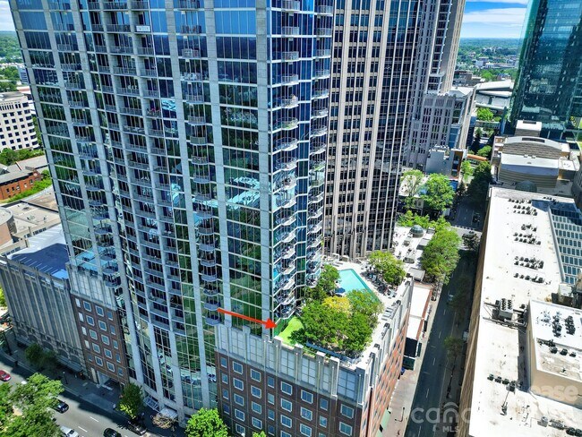 Foto del edificio - 210 N Church St