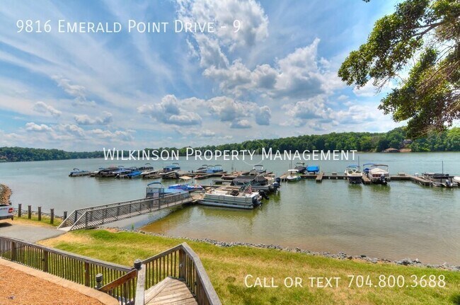 Foto del edificio - 9816 Emerald Point Dr