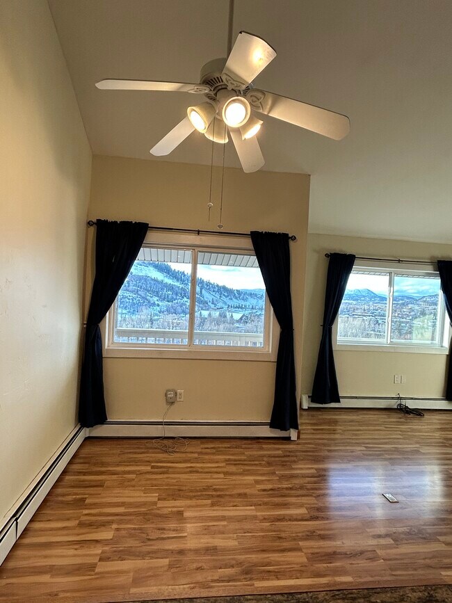 Foto del edificio - 336 Old Fish Creek Falls Rd