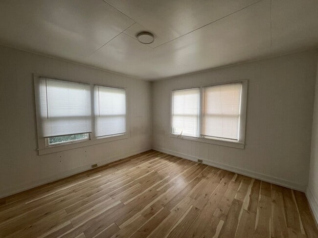 Building Photo - m3906k