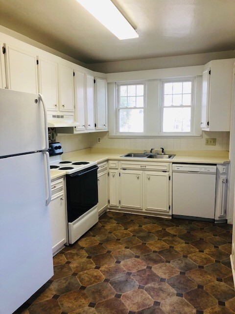 Building Photo - 3 BR/1.5 BA Duplex Downtown Greenville