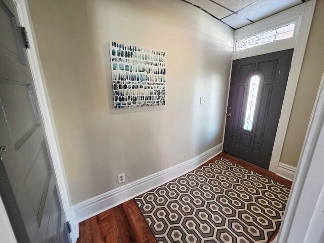 Building Photo - 20 Walnut St