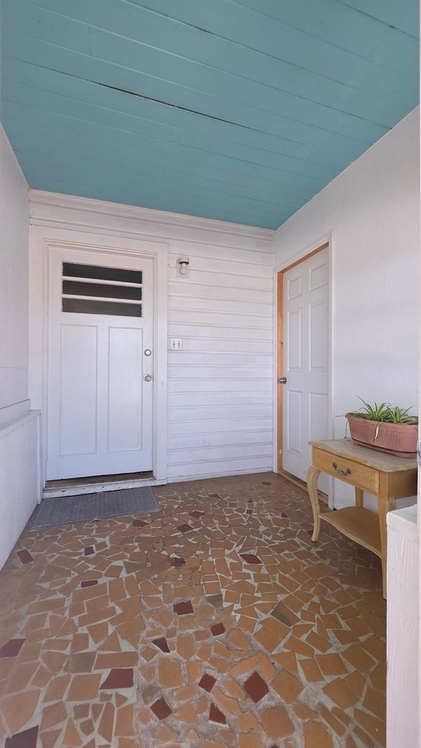 Foto del edificio - 4 Bedroom 2 Bath Single Family Home w/ 2 Bonus Rooms