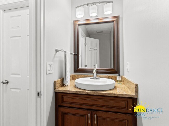Foto del edificio - Beautifully Updated 4 Bedroom Mary Esther ...