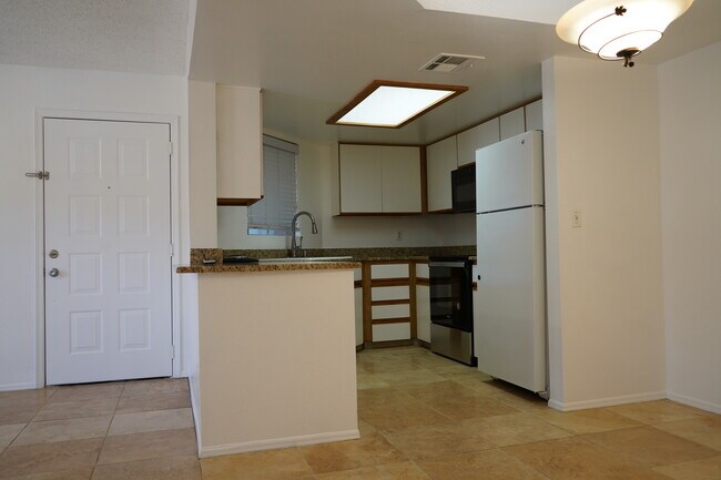 Building Photo - 4850 E Desert Cove Ave