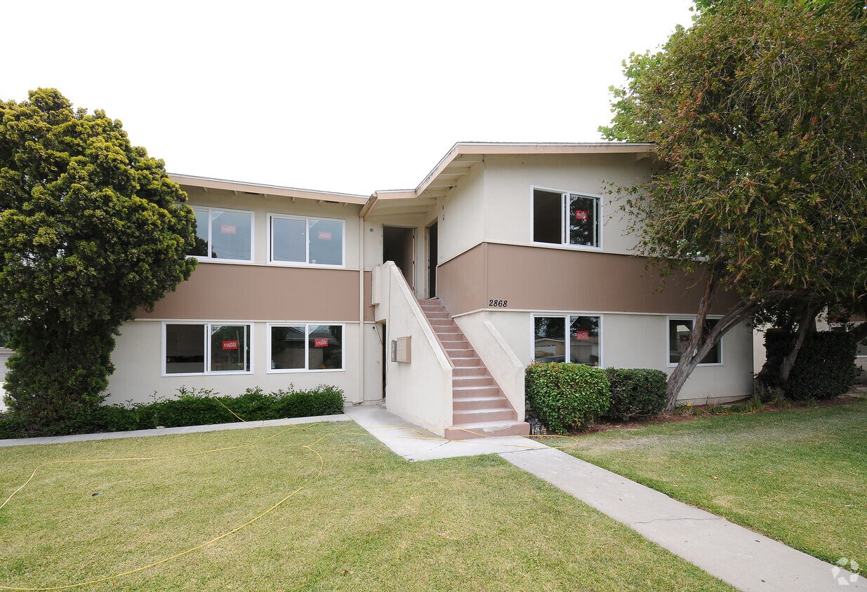 Primary Photo - 2868 Royal Palm Dr