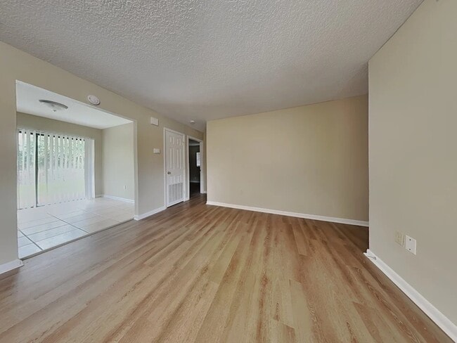 Foto del edificio - 110 I St