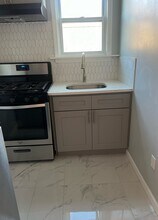 Building Photo - 10 Farley Ave