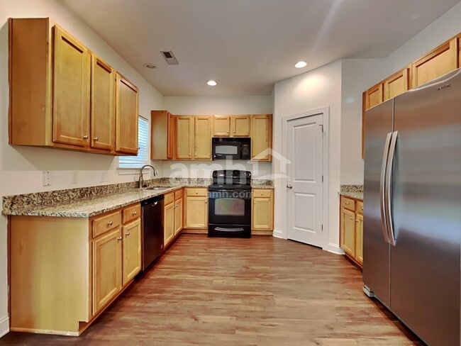 Foto del edificio - 423 Sablewood Dr